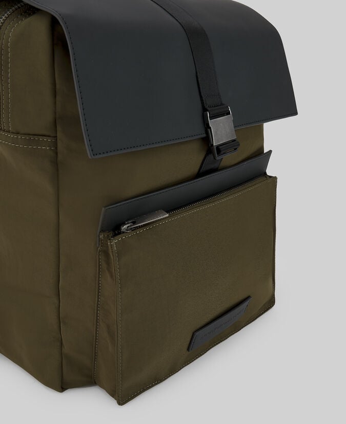 Adolfo dominguez Mochila nailon negro y verde hombre Última moda