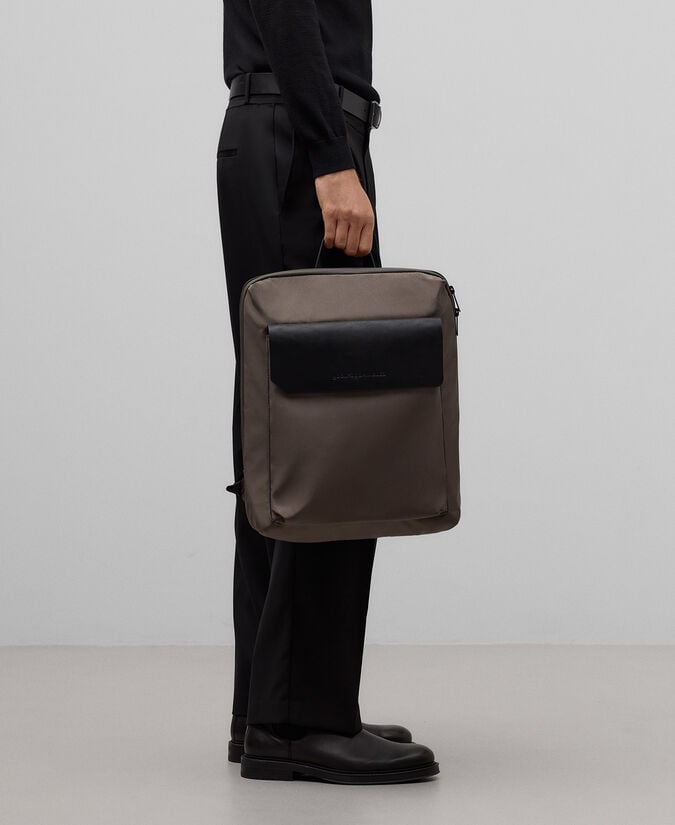 Adolfo dominguez Mochila bicolor solapa hombre Ofertas especiales