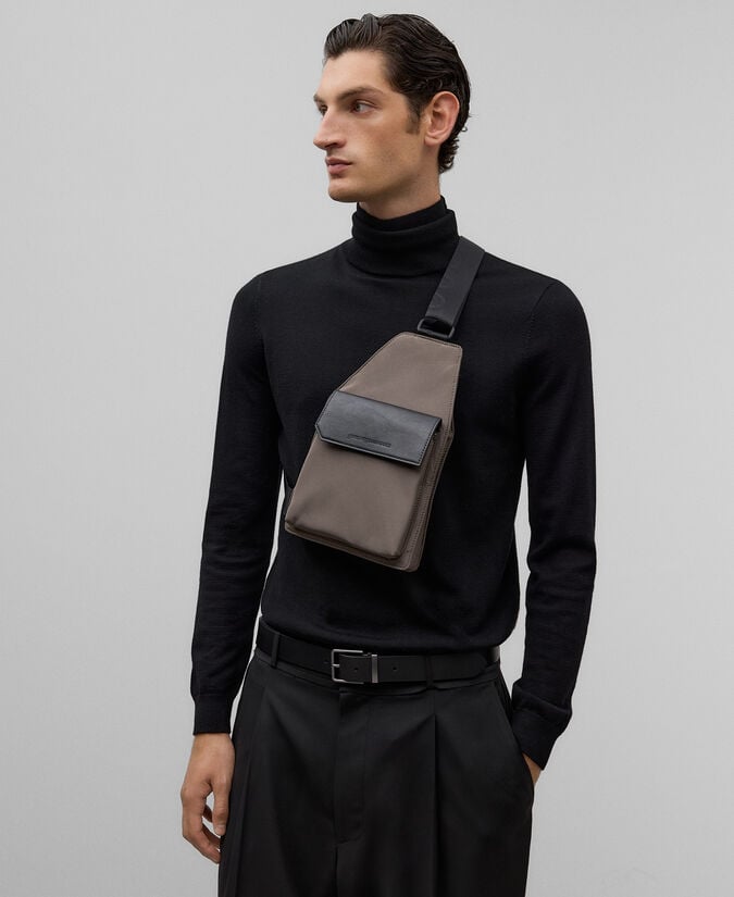 Adolfo dominguez Crossbody bicolor solapa hombre 2025