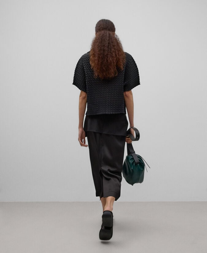 Adolfo dominguez Polo crinkle zigzag negro mujer Limitado a 3 días