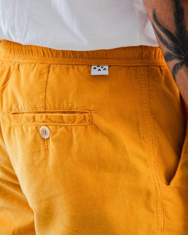 Brava fabrics Pantalón Corto Micro Pana Amarillo Ahorra y exporta