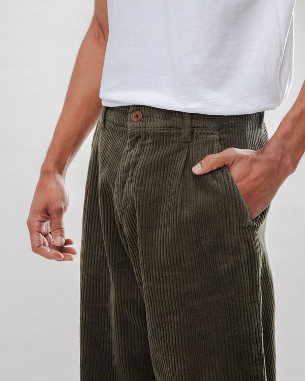 Brava fabrics Pantalón de Pana con Pinzas Stone Green En oferta