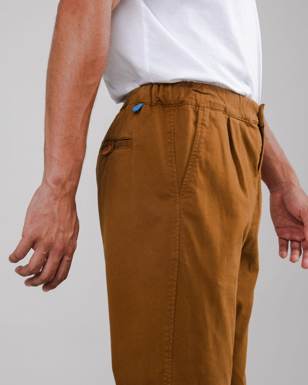 Brava fabrics Pantalón Comfort Chino Marrón Envío gratis