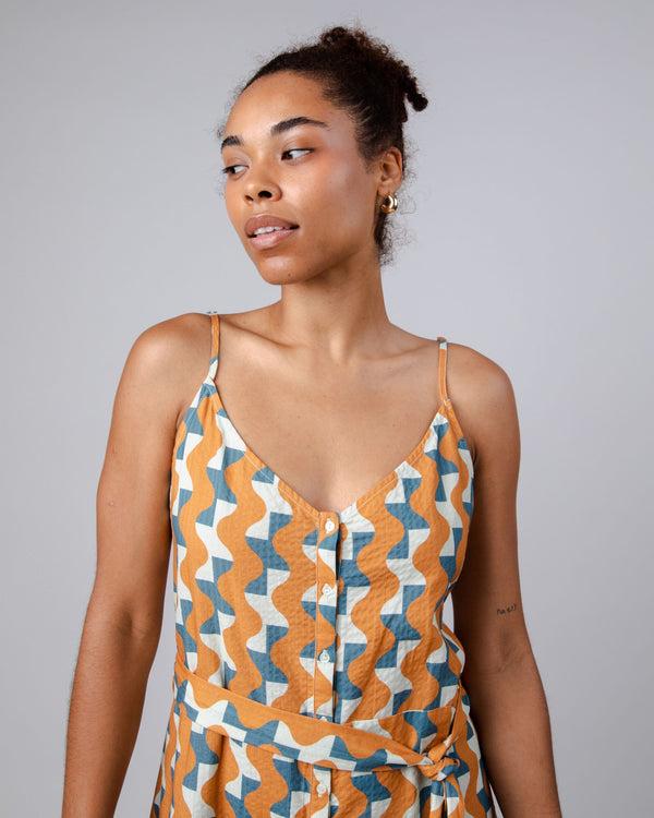 Brava fabrics Vestido Largo Big Tiles Ocre Solo hoy