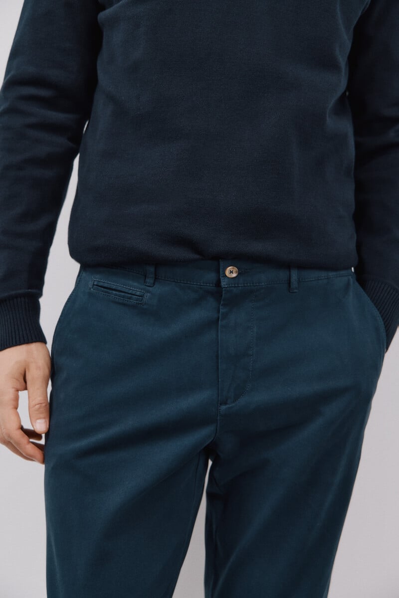Cortefiel Pantalón chino slim fit 2025