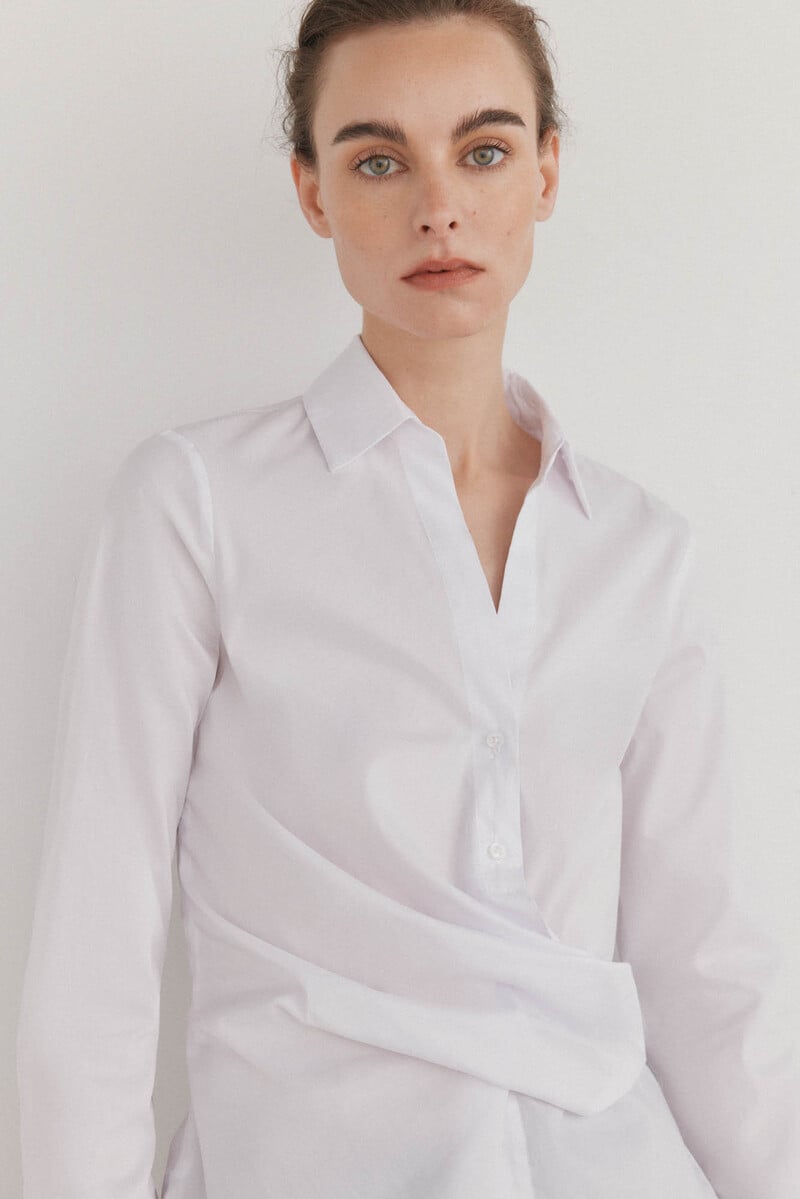 Cortefiel Camisa de cuello solapa con escote pico Rebajas de fábrica