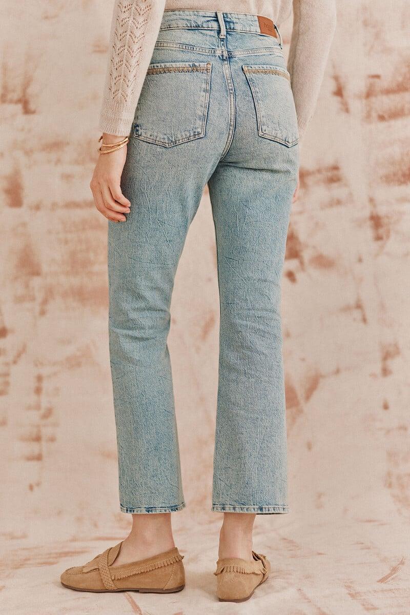 Cortefiel Bianca. Jeans con corte de bota Solo queda un día