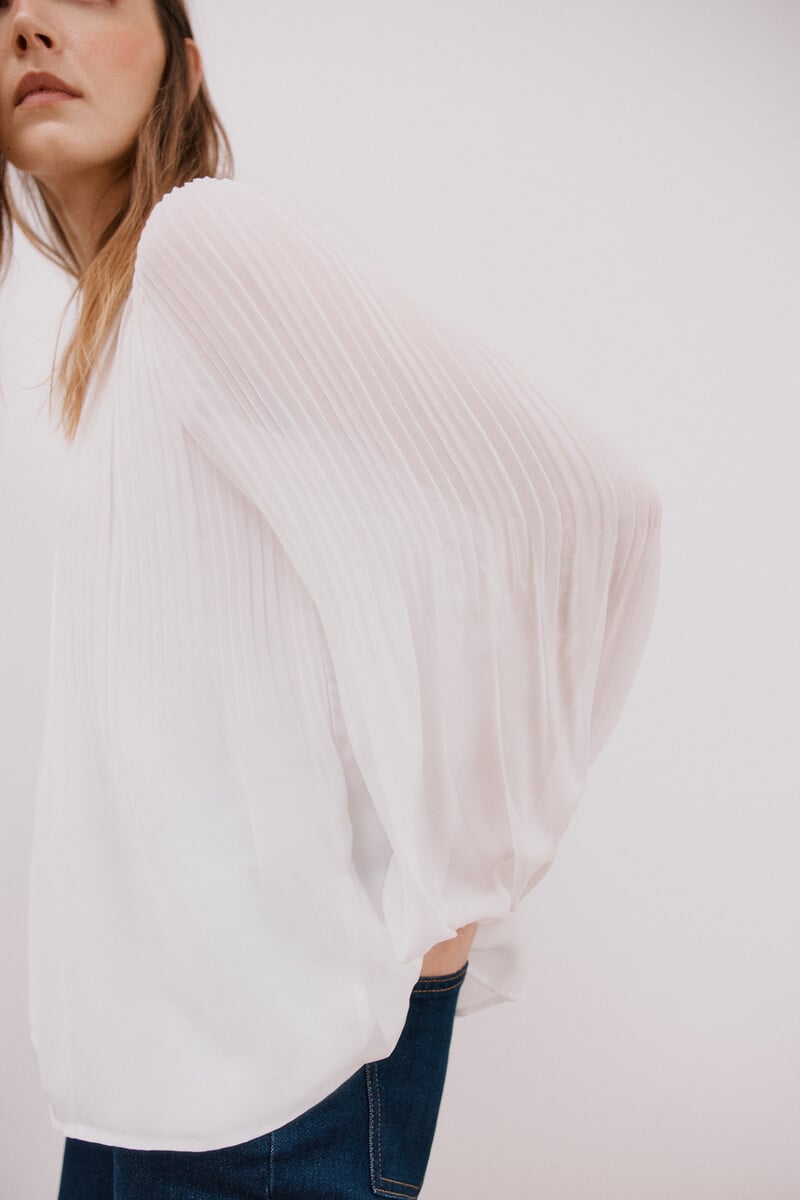 Cortefiel Blusa plisada escote pico Venta caliente