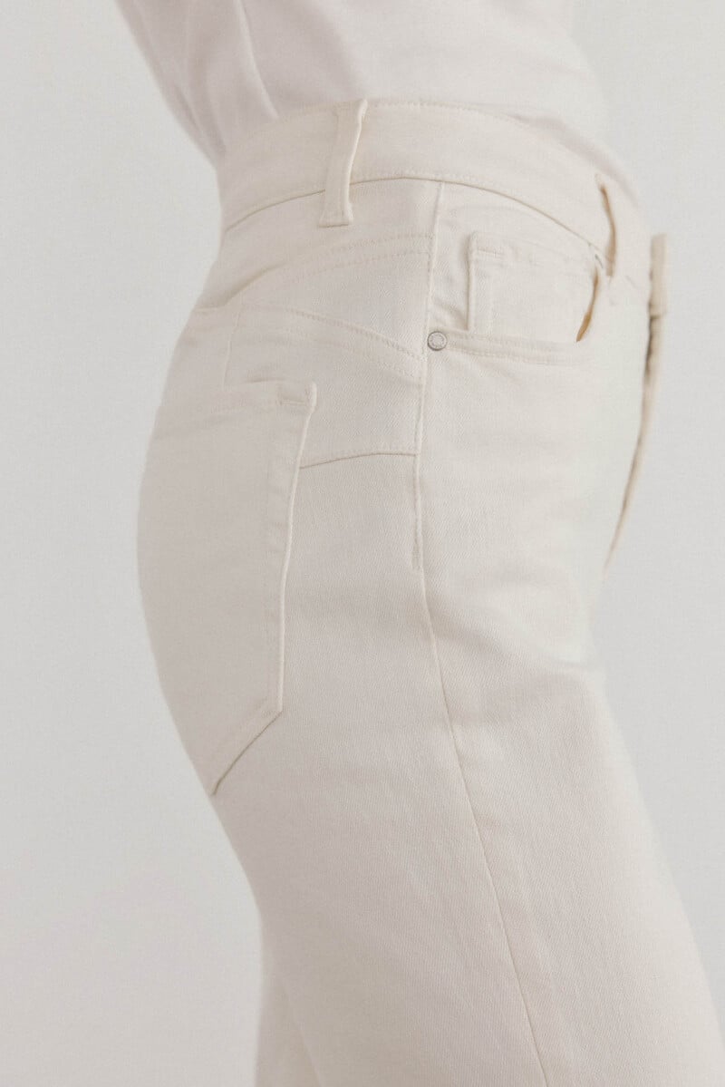 Cortefiel Jeans push up flare En oferta