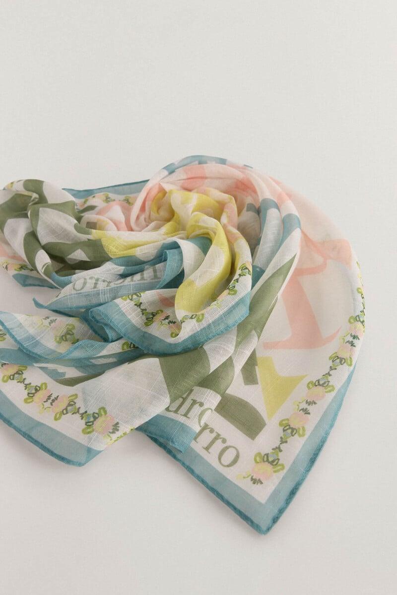 Cortefiel Chal rectangular con estampado de logo Mejor oferta