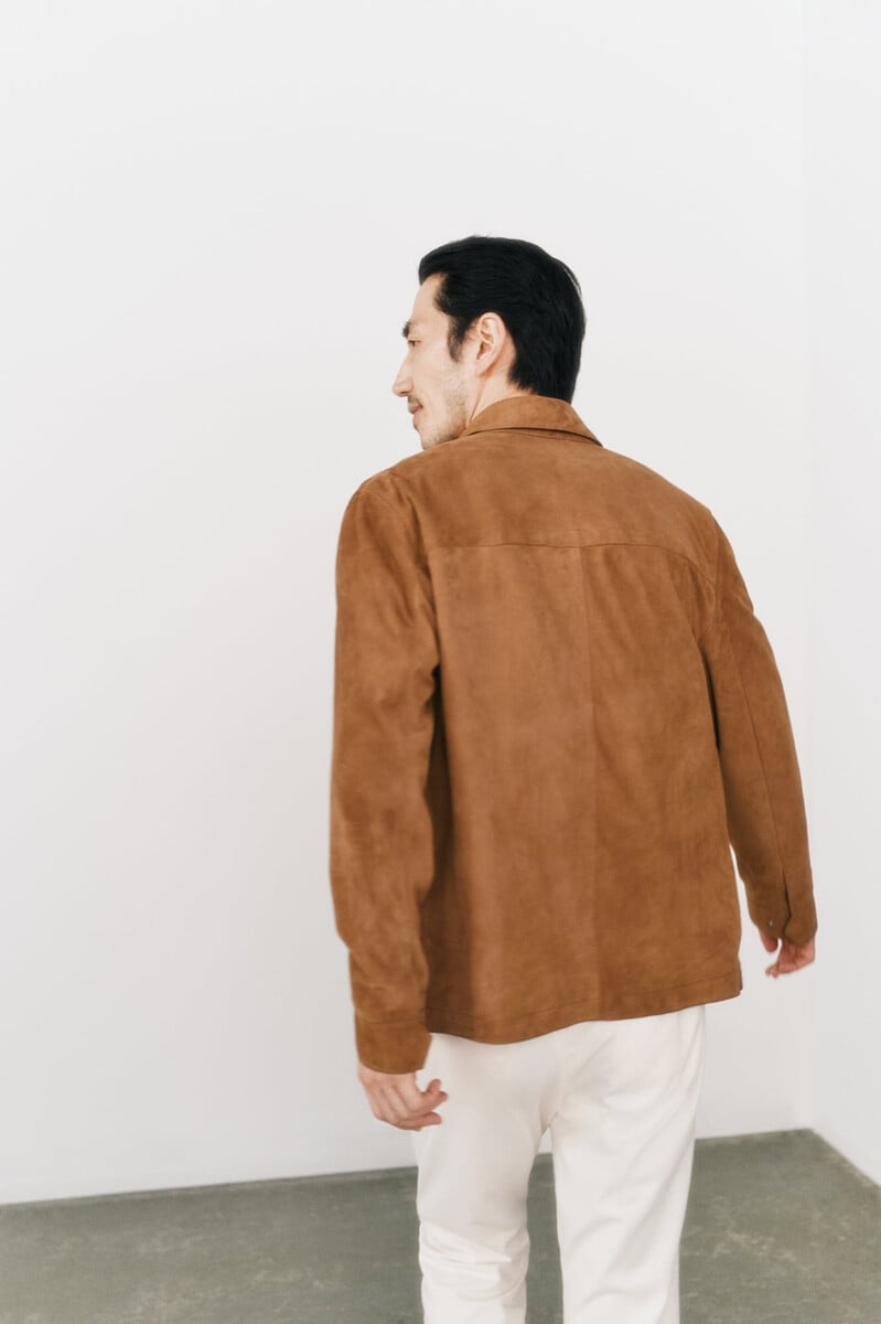 Cortefiel Sobrecamisa ante Tienda