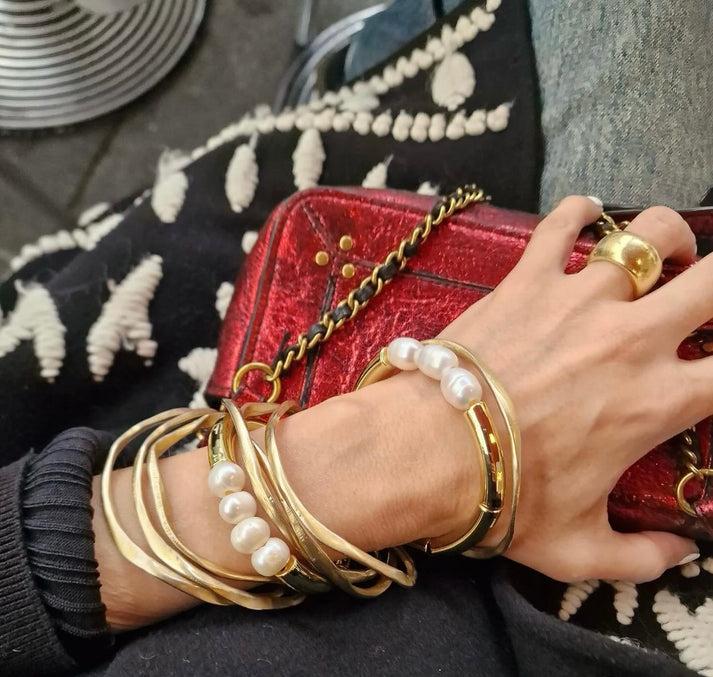 jolie jolie Pulsera elástica perlas resina dorada Limitado a 3 días