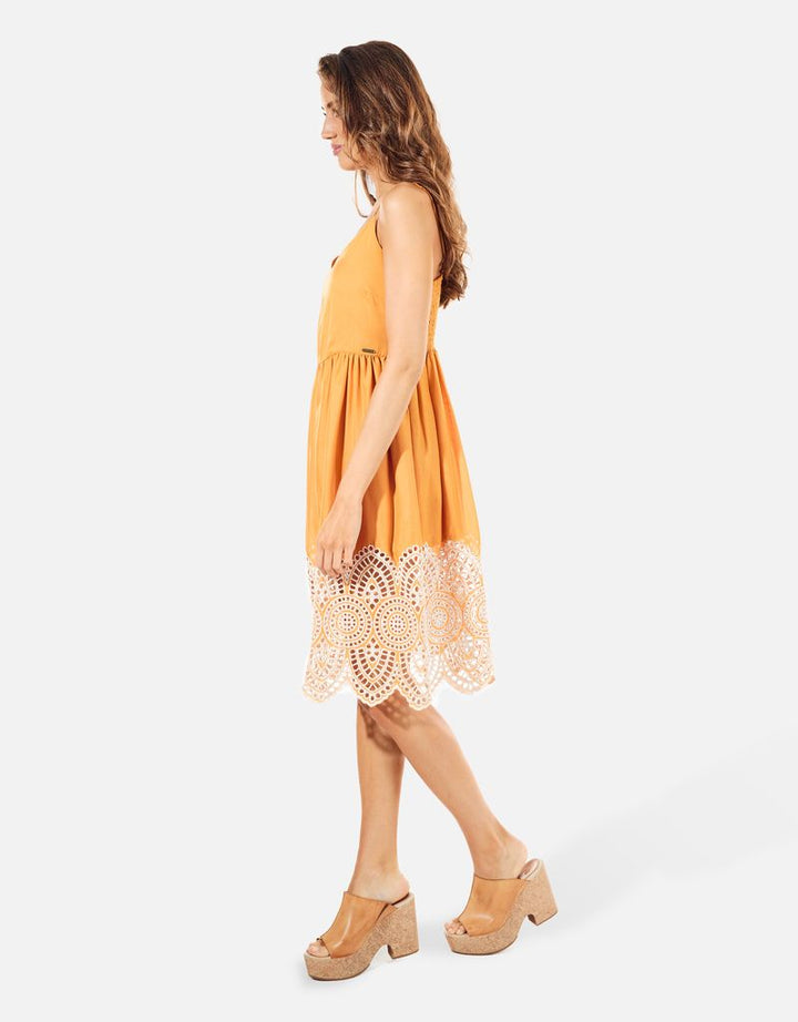 koala bay Vestido Corto Mostaza - Dressy 2025