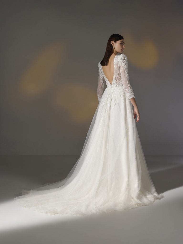 pronovias AMIYAH | Vestido de novia corte en a con escote de pico Ahorra y exporta