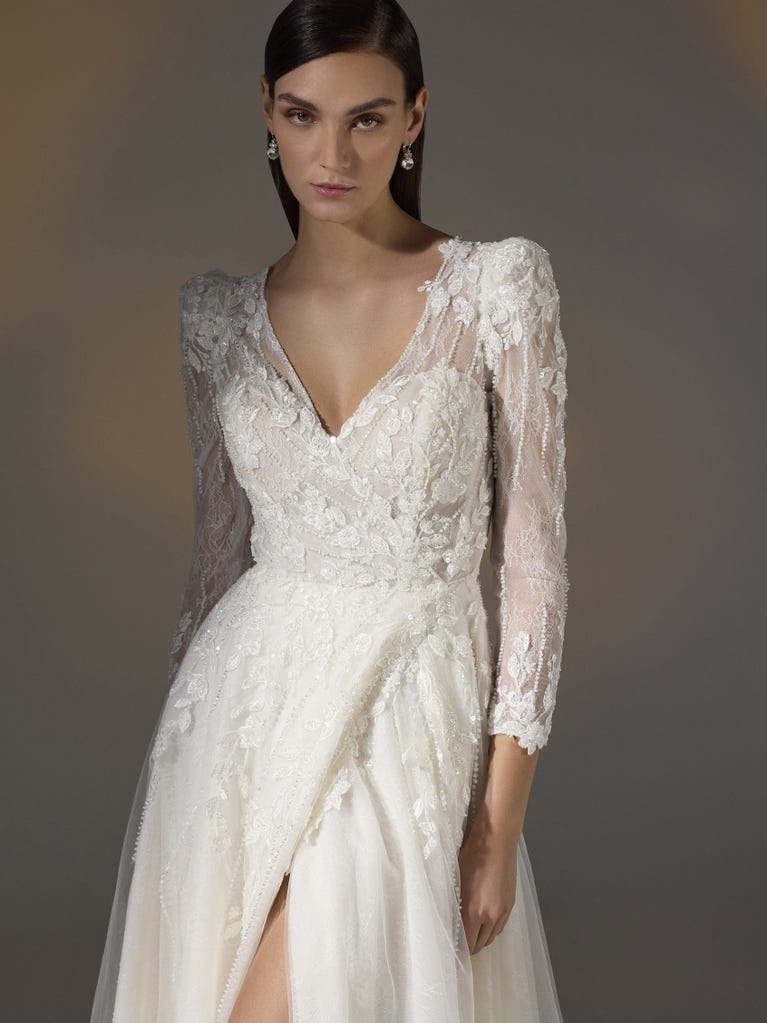 pronovias AMIYAH | Vestido de novia corte en a con escote de pico Ahorra y exporta