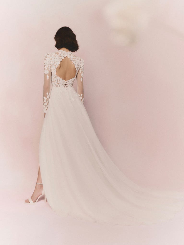 pronovias TERESINE | Vestido de novia corte en A con escote cisne | Pronovias En oferta