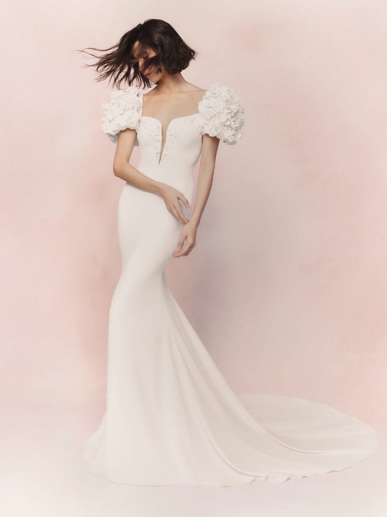pronovias NOEMIE | Vestido de novia sirena con escote de pico | Pronovias Gran oferta