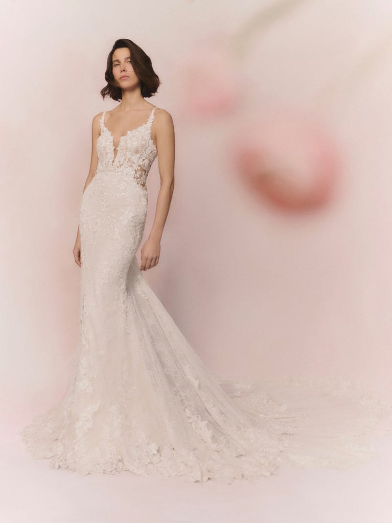 pronovias SEYCHELLES | Vestido de novia sirena con escote de pico | Pronovias Rebajas de fábrica