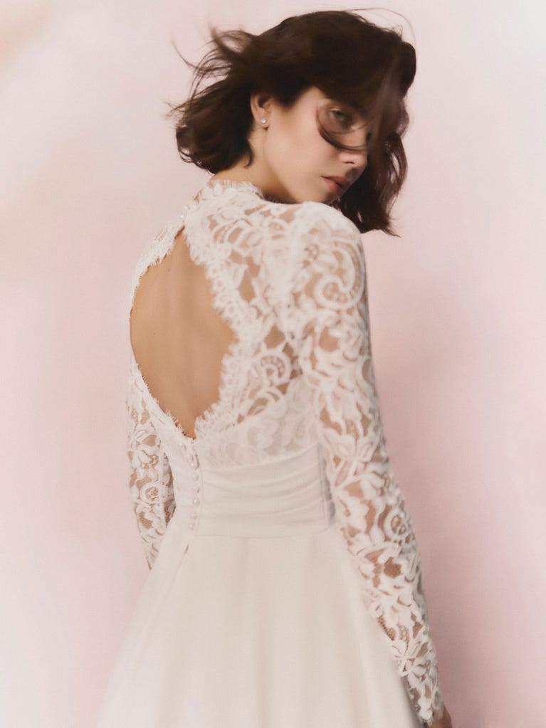 pronovias CEEYLO | Vestido de novia corte en a con cuello cisne | Pronovias Los más vendidos