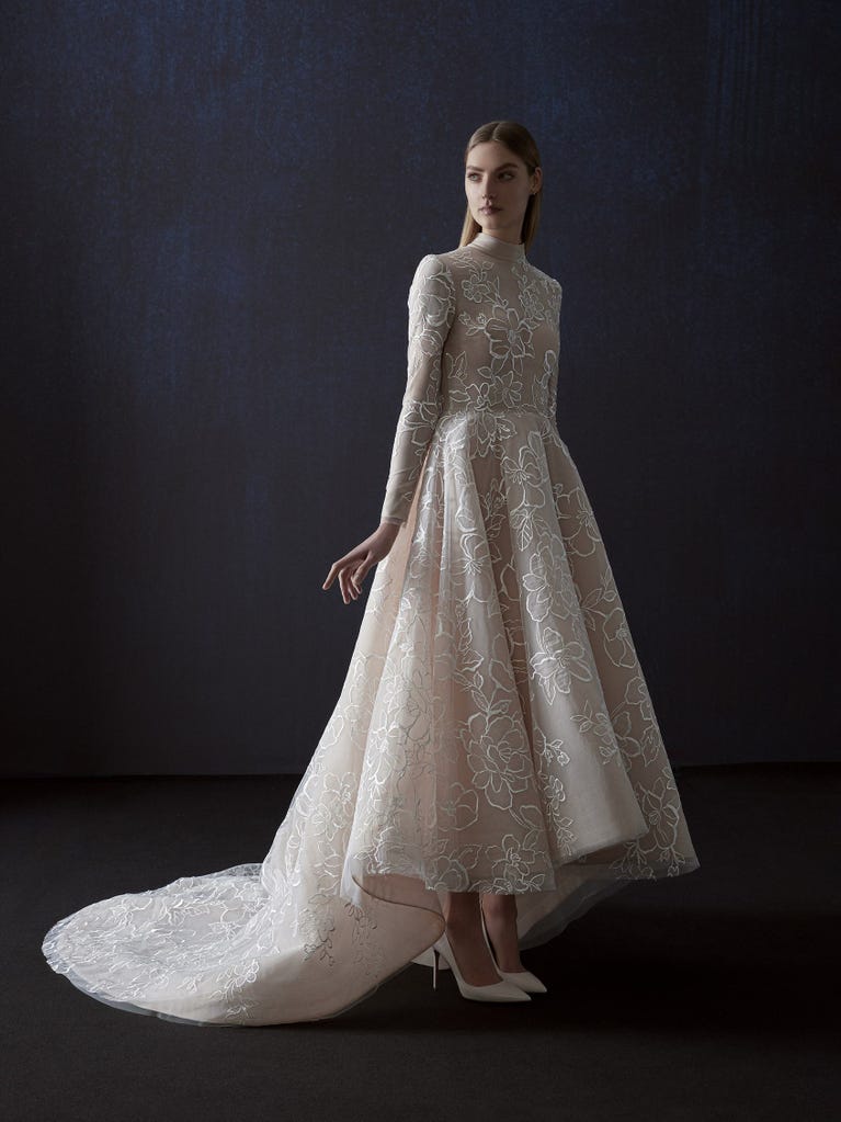 pronovias VELIA | Vestido de novia princesa con escote cisne | Atelier Pronovias Tienda