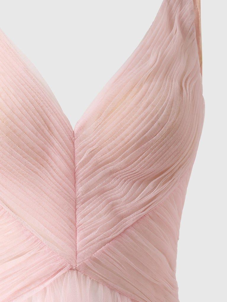 pronovias ARDENNE | Vestido de dama de honor fit & flare con escote de pico | Vera Wang Bridesmaids En oferta