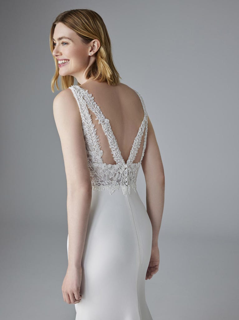 pronovias ONA | Vestido de novia sirena con escote cuadrado | Pronovias Devoluciones gratuitas