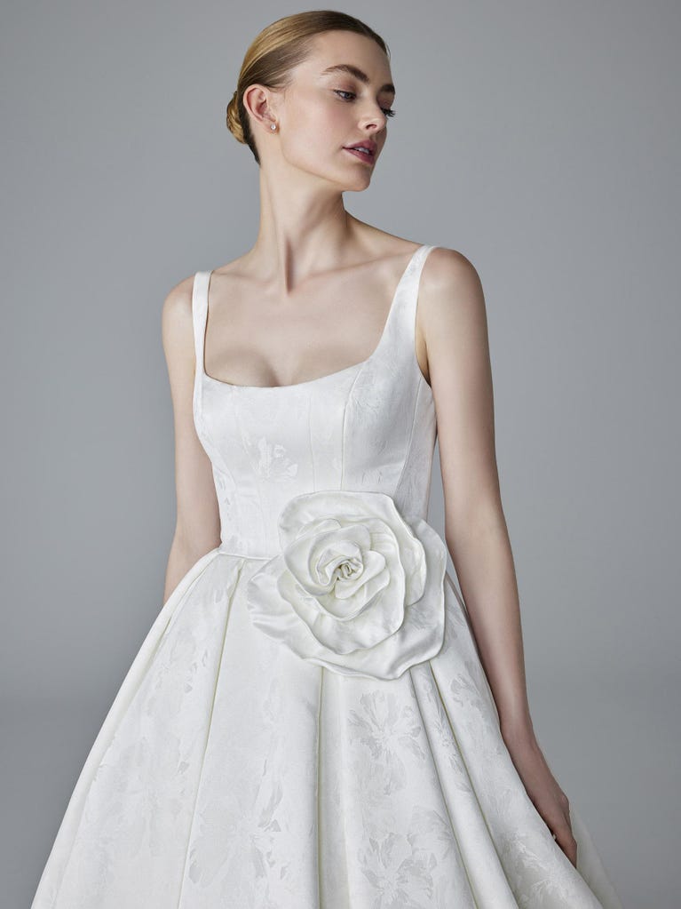 pronovias JULIAN | Vestido de novia princesa con escote cuadrado | Pronovias Outlet