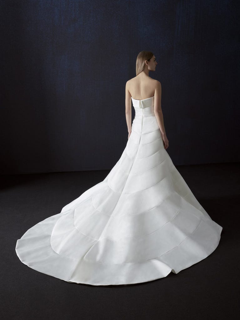 pronovias SERPENTA | Vestido de novia princesa palabra de honor | Atelier Pronovias ÚLTIMAS EDICIONES