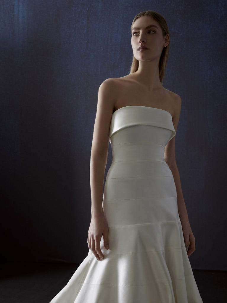 pronovias SERPENTA | Vestido de novia princesa palabra de honor | Atelier Pronovias ÚLTIMAS EDICIONES