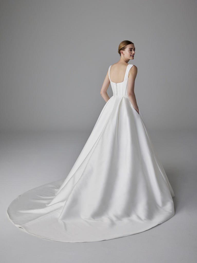 pronovias ALPHOSINE | Vestido de novia princesa con escote cuadrado | Pronovias Promoción por tiempo limitado