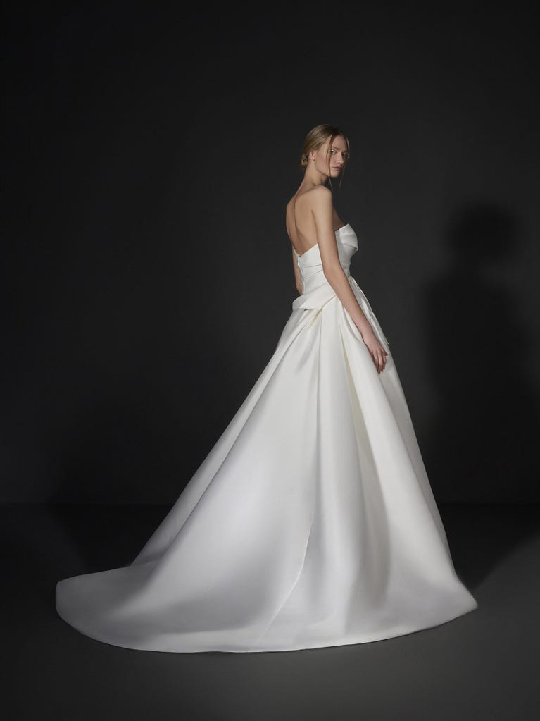 pronovias JADEAU | Vestido de novia princesa | Vera Wang Bride Solo queda un día