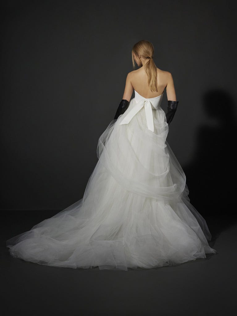 pronovias MAELY | Vestido de novia princesa | Vera Wang Bride Tienda de fábrica