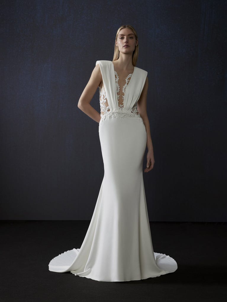 pronovias DAME | Vestido de novia sirena con escote de pico | Atelier Pronovias Últimos 3 días