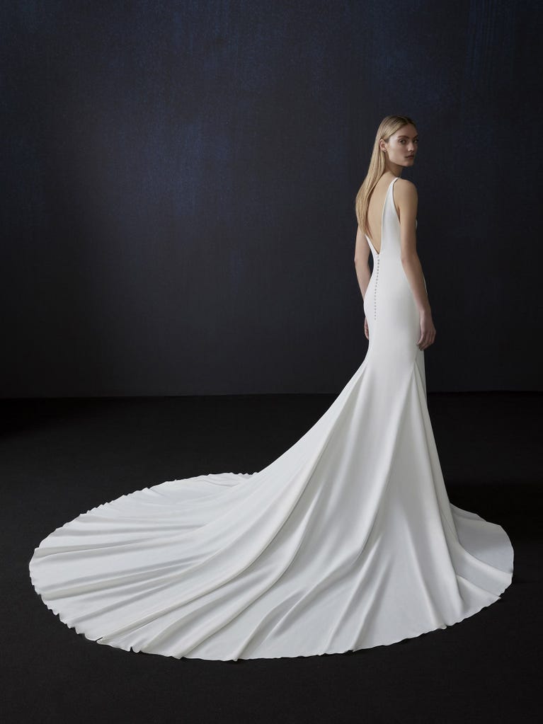 pronovias Vestido de novia con corte sirena de crepe y escote pico | Pronovias Precio de fábrica