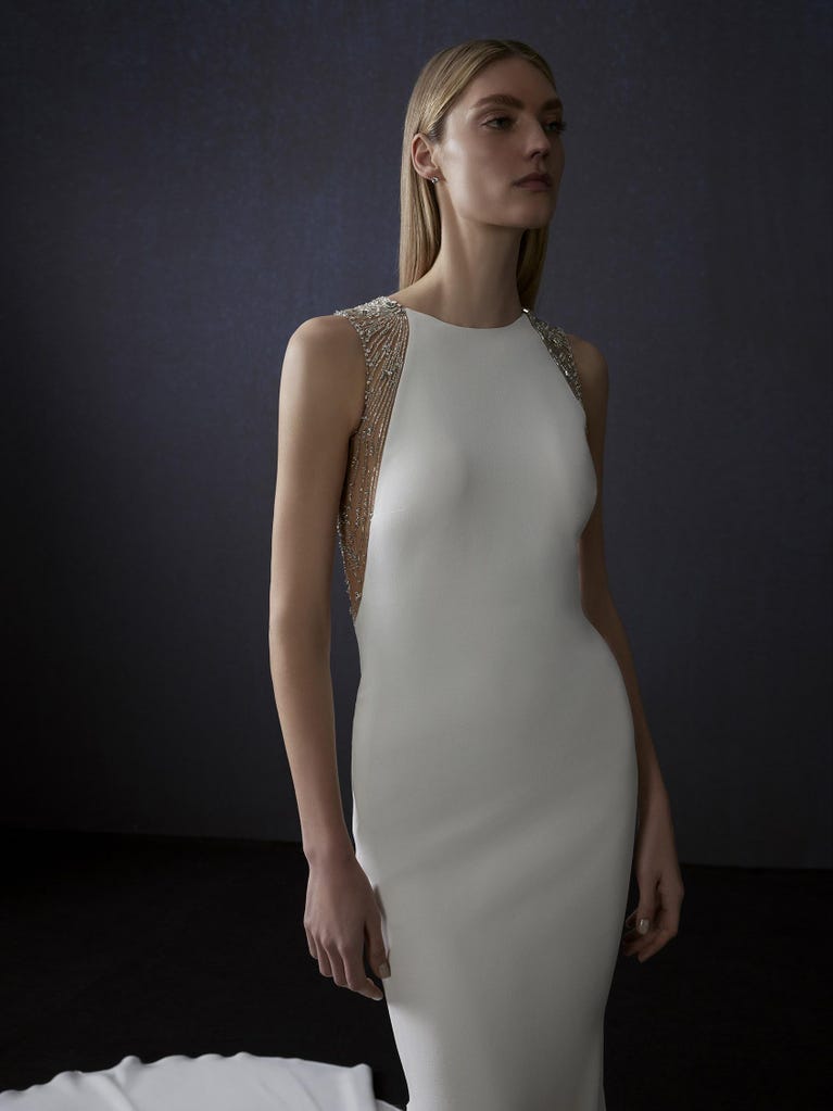 pronovias Vestido novia en crepe sirena sencillo con pedrería | Pronovias Promoción por tiempo limitado