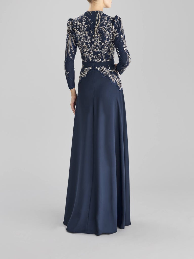pronovias LACE 2315 | Vestido de fiesta corte en a con escote de pico | The Party Edit by Pronovias Solo queda un día