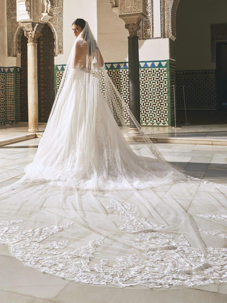 pronovias V-LA02 En línea