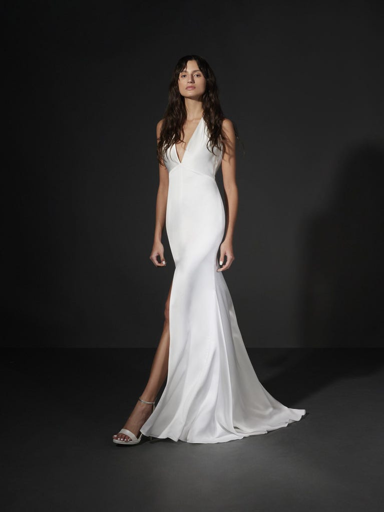 pronovias MAEVA | Vestido de novia sirena con cuello halter | Vera Wang Bride Limitado a 3 días