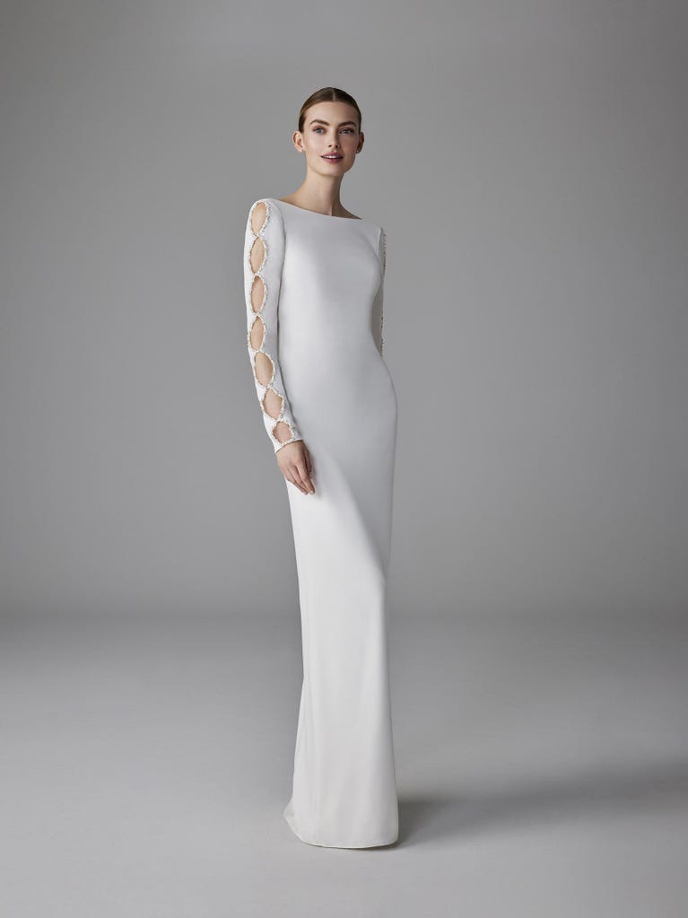 pronovias MAELLE | Vestido de novia recto con escote barco | Pronovias Última moda