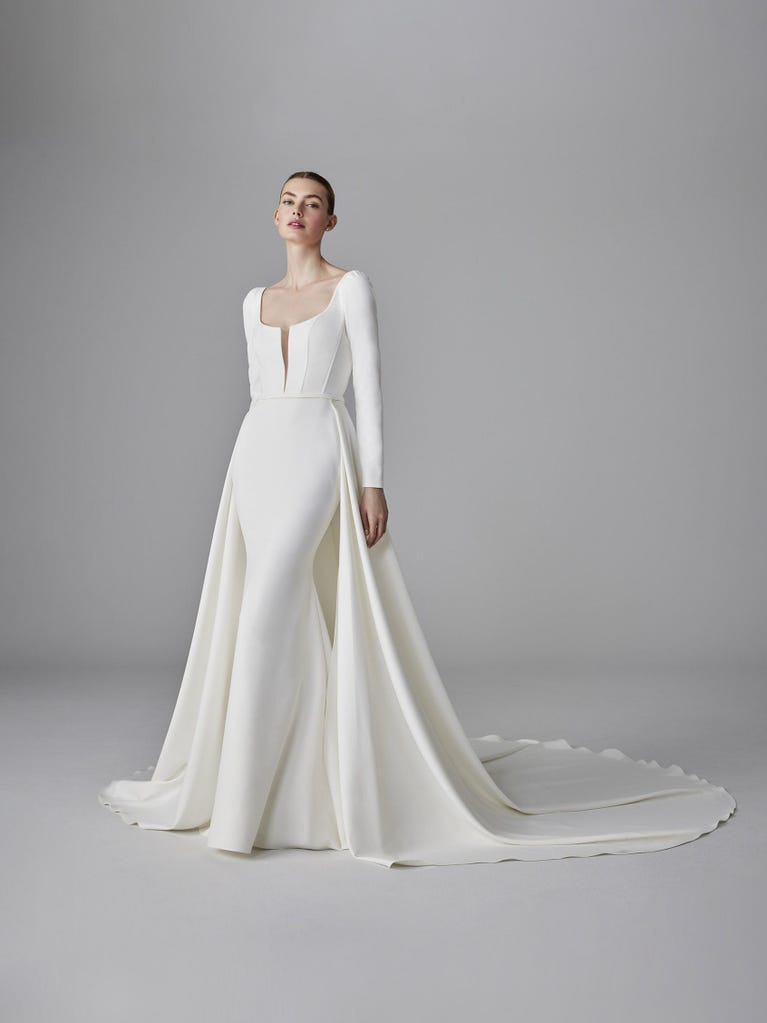 pronovias OROPHA | Vestido de novia sirena con escote de pico | Pronovias Descuento por venta flash