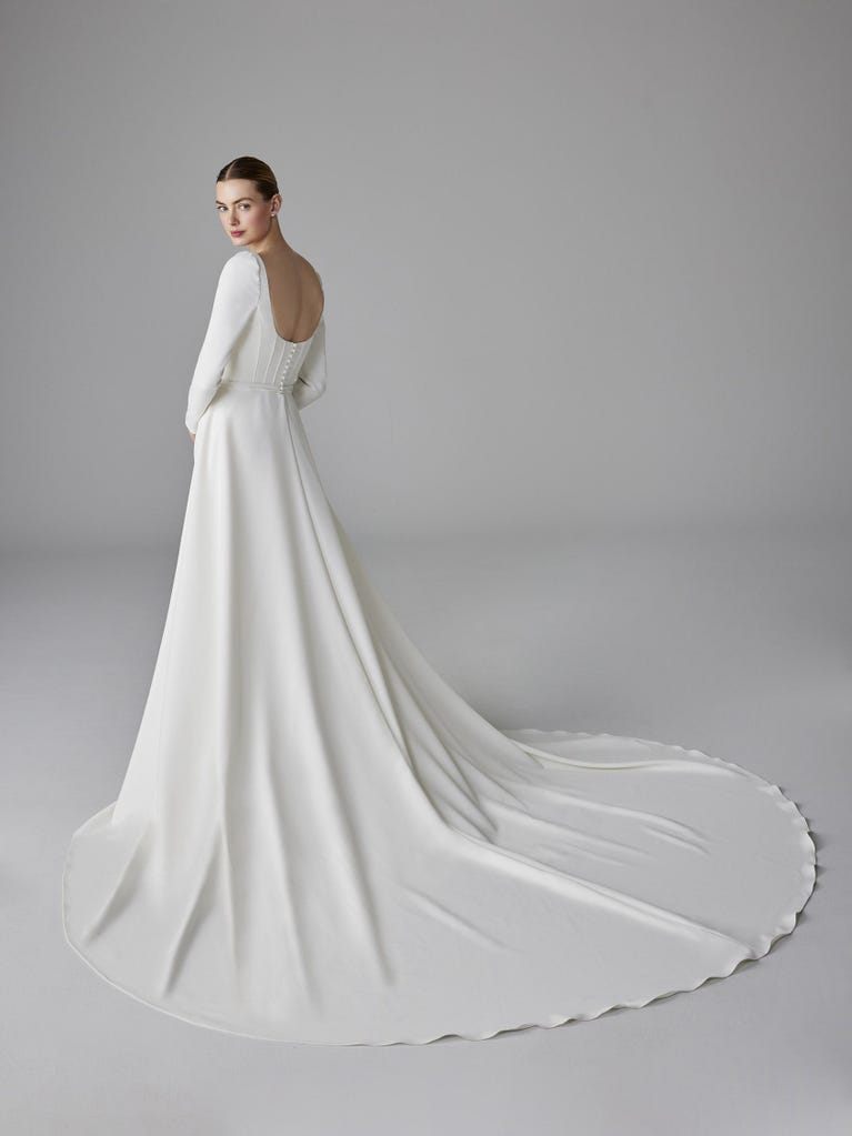 pronovias OROPHA | Vestido de novia sirena con escote de pico | Pronovias Descuento por venta flash