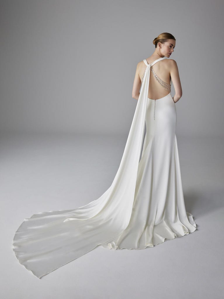 pronovias ZOE | Vestido de novia sirena con escote corazón | Pronovias Ofertas de temporada