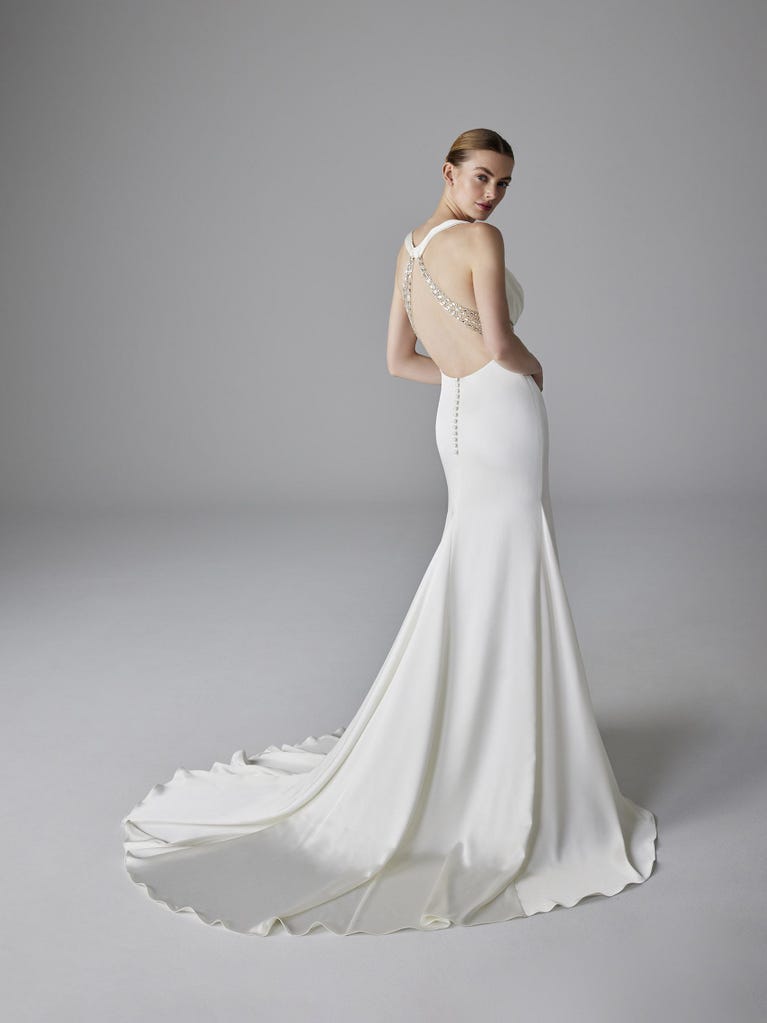 pronovias ZOE | Vestido de novia sirena con escote corazón | Pronovias Ofertas de temporada
