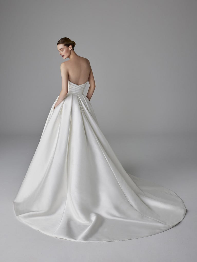 pronovias SOLENE | Vestido de novia princesa con escote corazón | Pronovias En línea