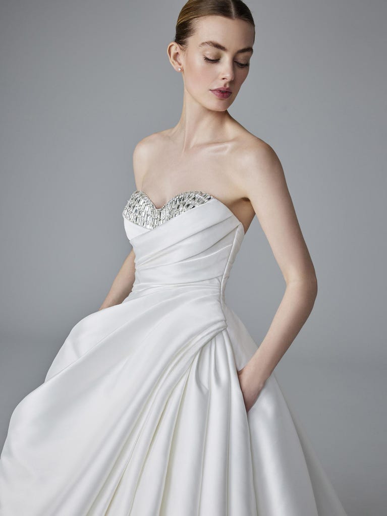 pronovias SOLENE | Vestido de novia princesa con escote corazón | Pronovias En línea