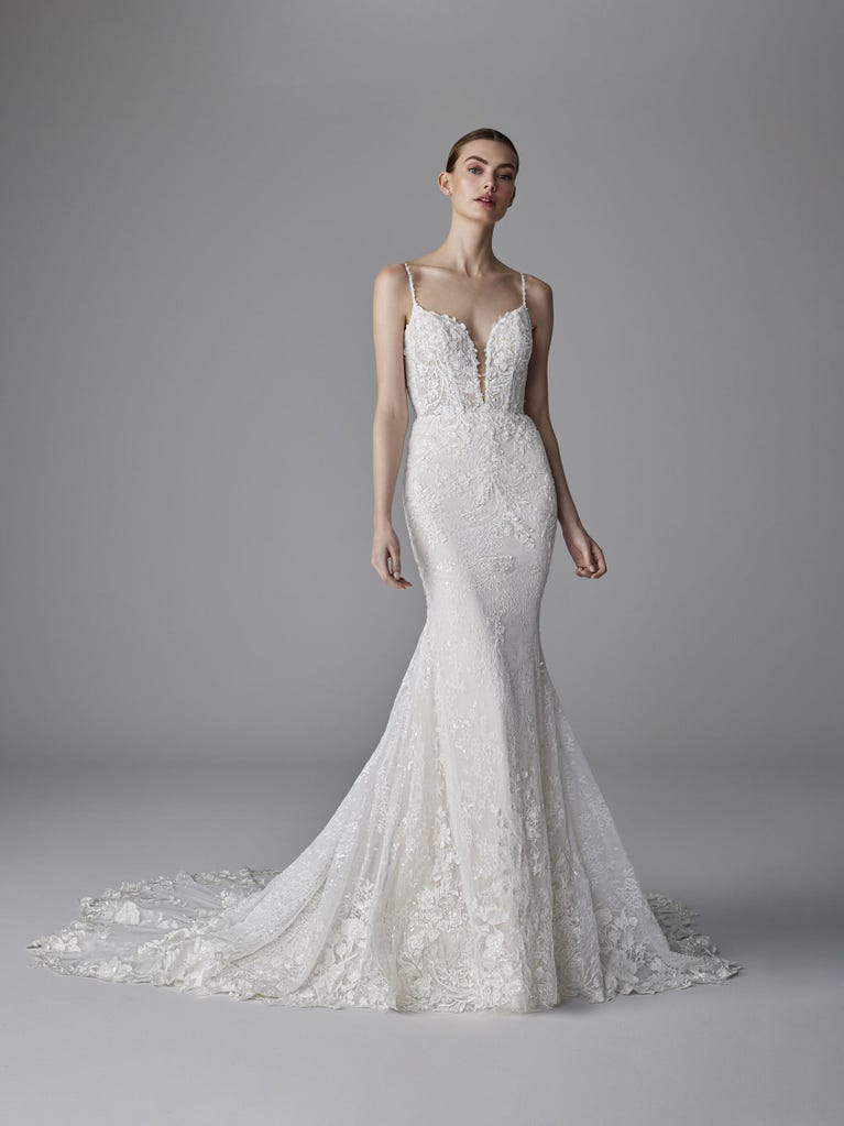 pronovias CLAUDIE | Vestido de novia sirena con escote de pico | Pronovias Rebajas online