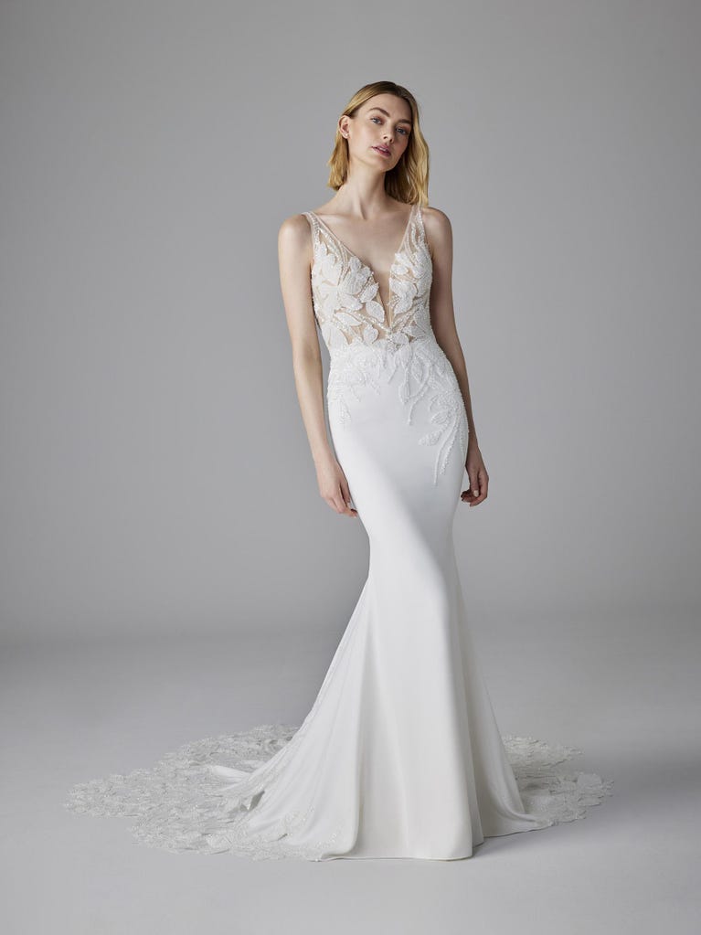pronovias DEBBY | Vestido de novia sirena con escote de pico | Pronovias Rebajas top