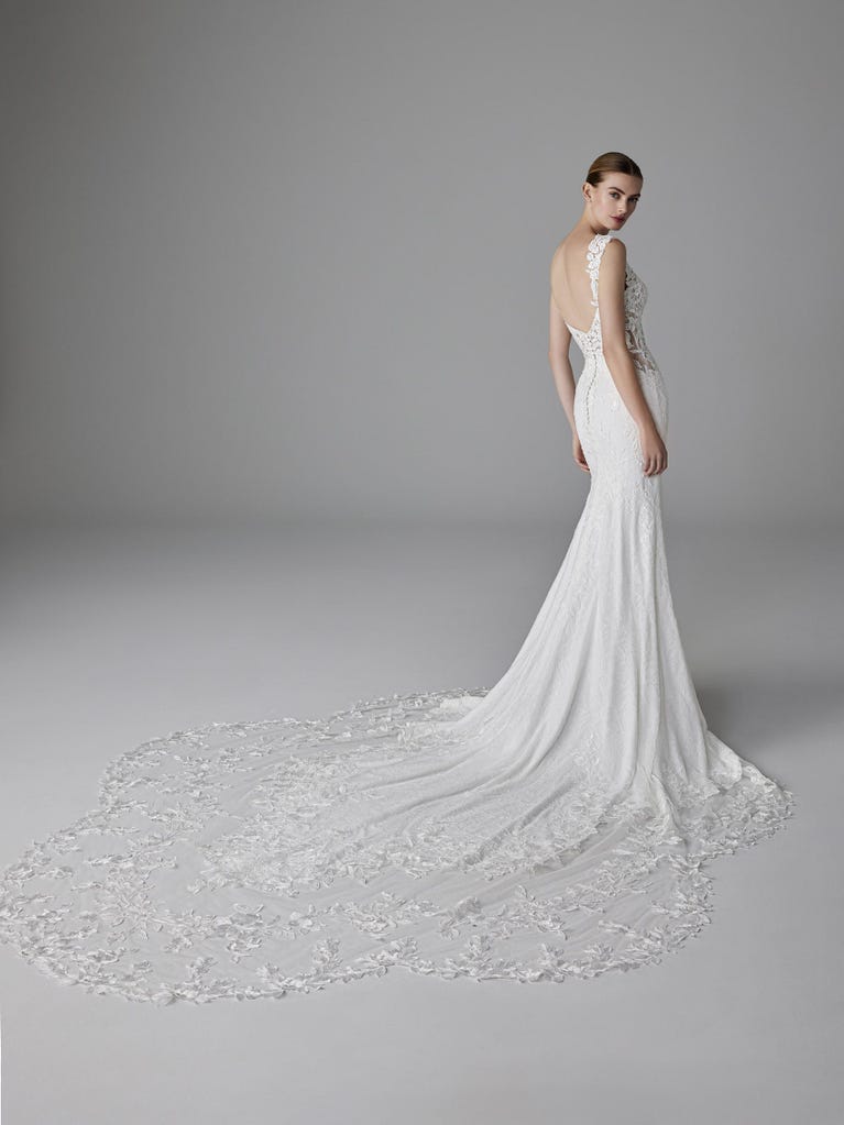 pronovias DION | Vestido de novia sirena con escote corazón | Pronovias Envío gratis