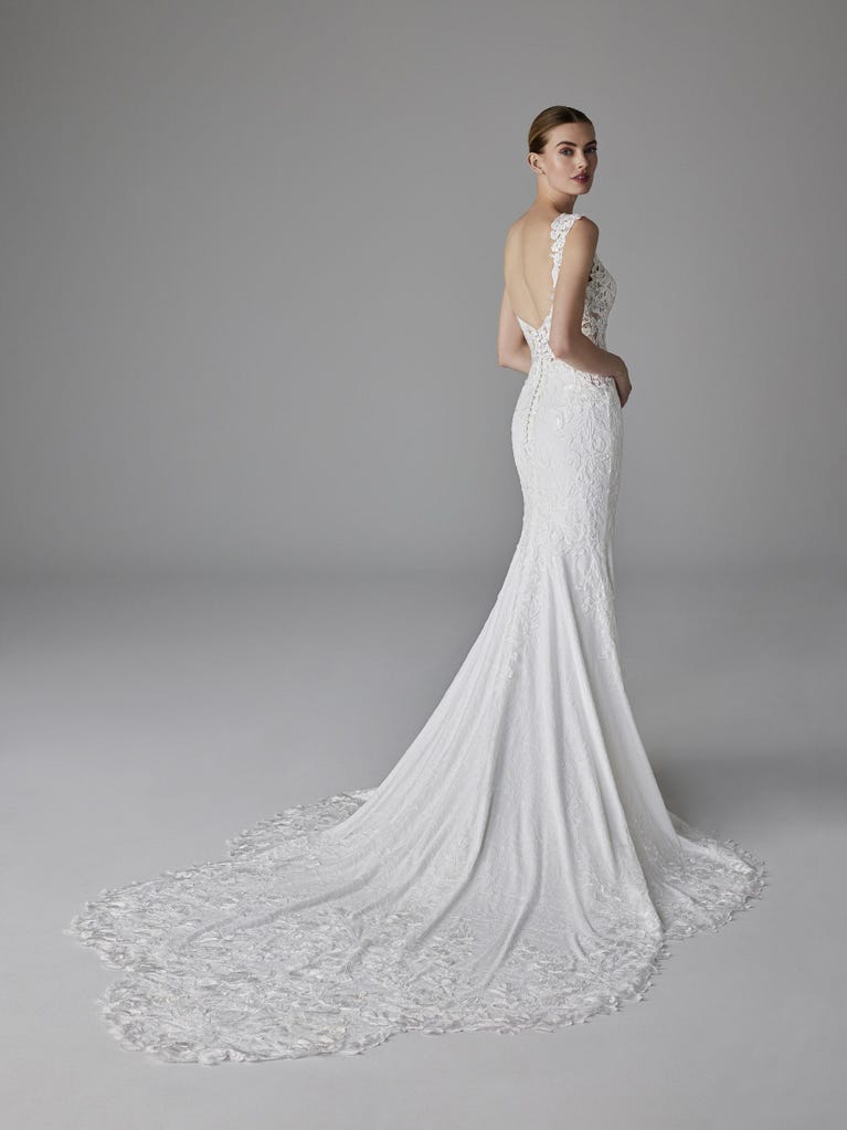 pronovias DION | Vestido de novia sirena con escote corazón | Pronovias Envío gratis