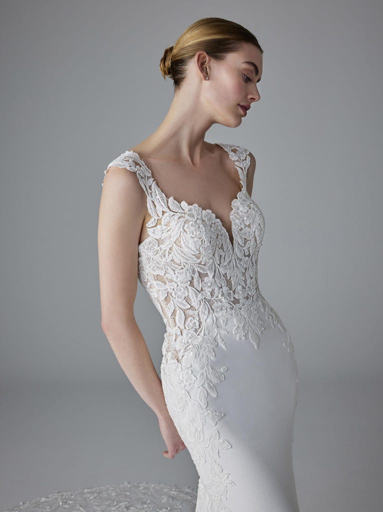 pronovias DION | Vestido de novia sirena con escote corazón | Pronovias Envío gratis